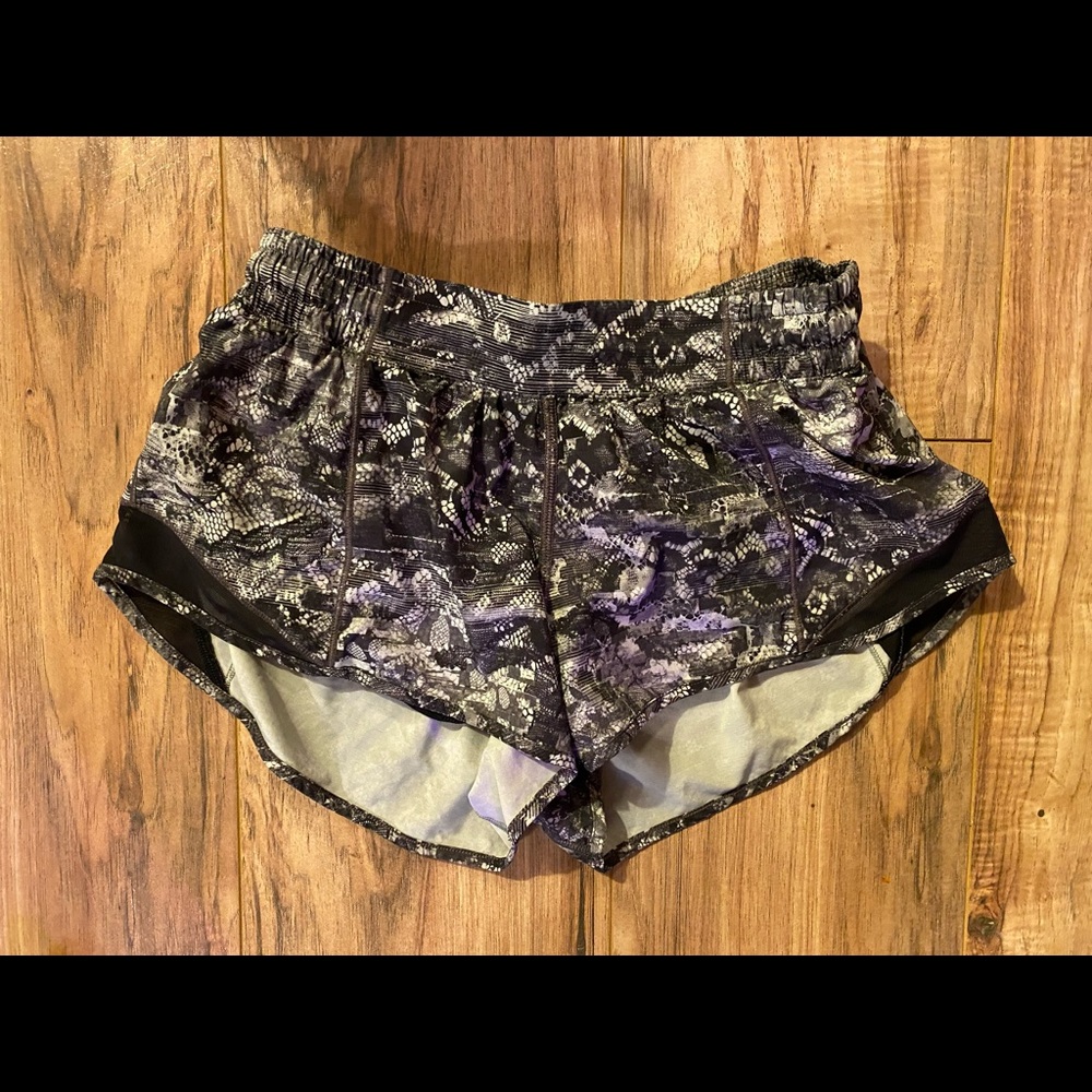 Lululemon Hotty Hot short